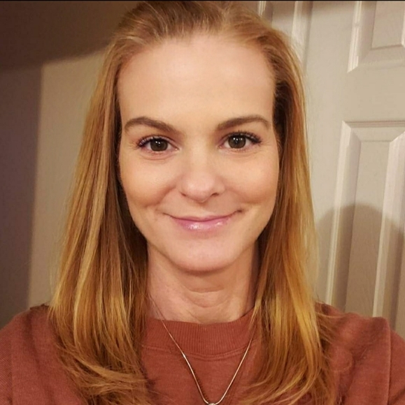 Meet your Posher, Cassandra - Picture 1 of 1